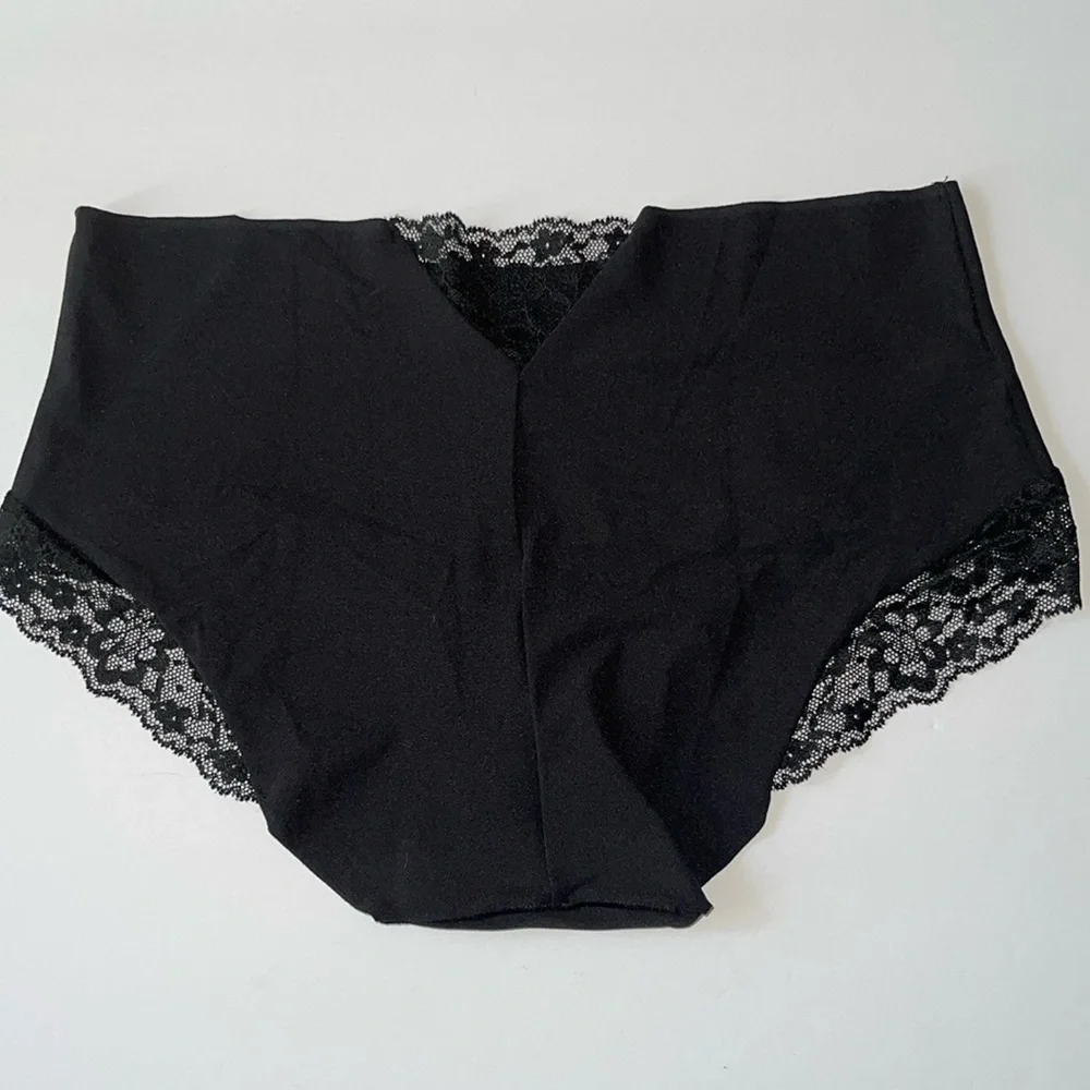 Victorias Secret  No-Show Seamless Lace Hiphugger Panty Underwear. NWT
